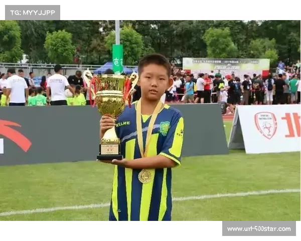 冠军杯赛施工团队精雕细节,保障赛事高质量举办 冠军杯赛施工团队精雕细节,保障赛事高质量举办